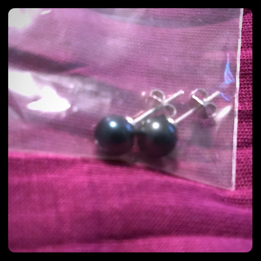 Black Pearl Studs 50$